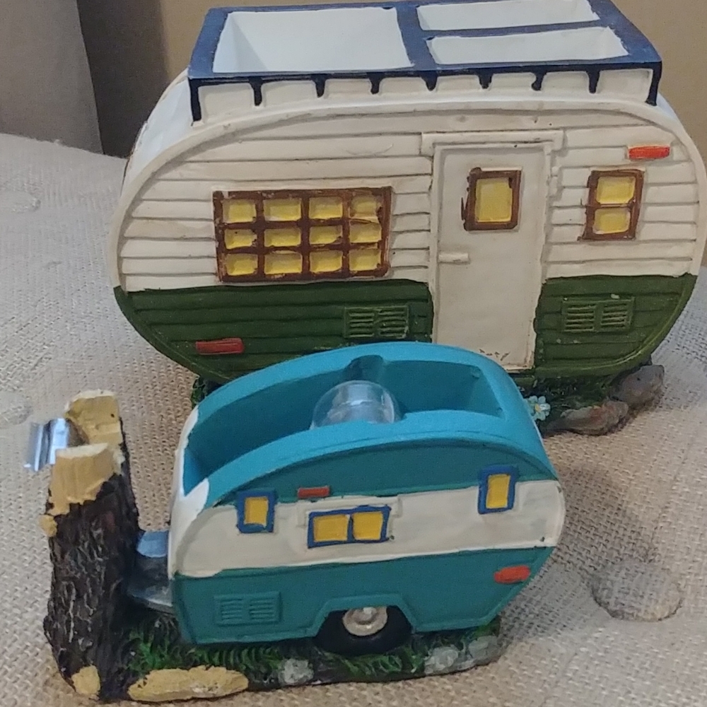 Desk accessories